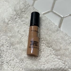 Mac Pro longwear concealer